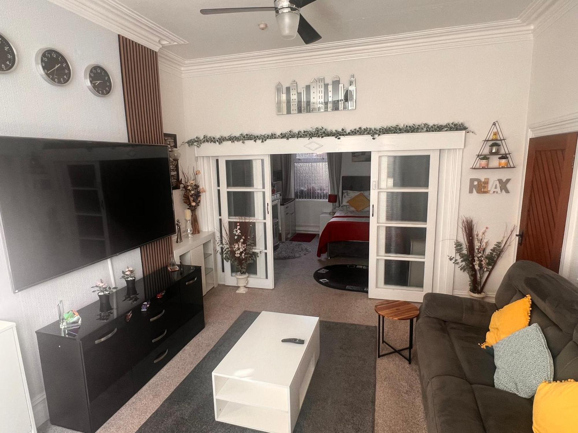 Victoria House - Self Catering Quiet Guesthouse - Adult Singles And Couples Only Blackpool Eksteriør billede